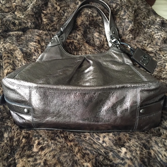 Coach metallic Maggie hobo bag - Picture 2 of 11